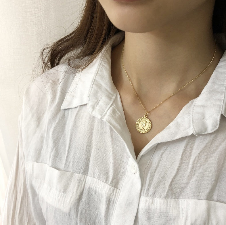 The Aurèle Coin Pendant